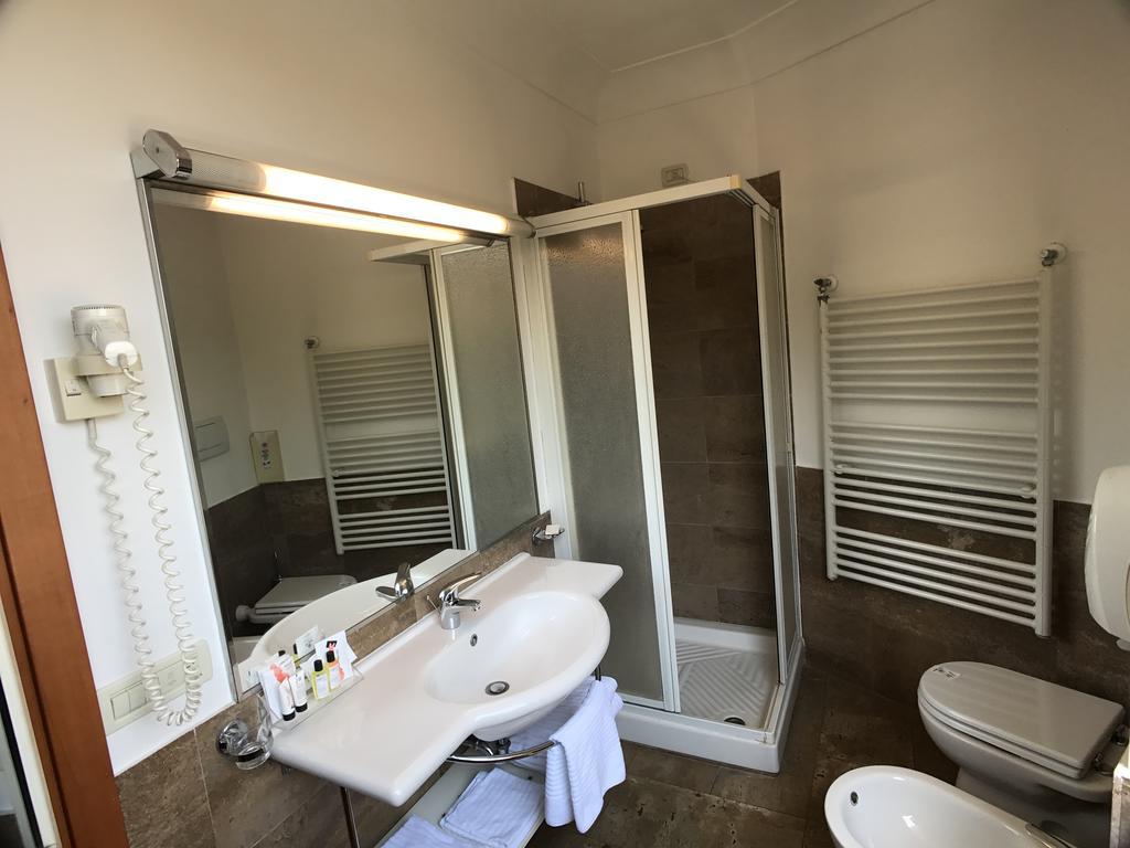 Delle Province 4* Roma