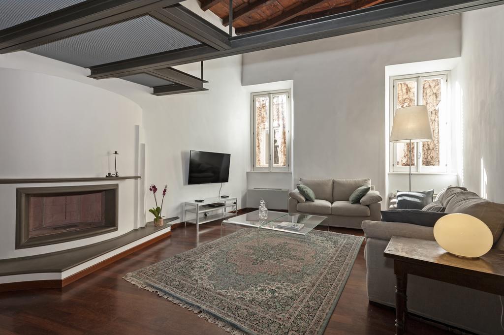 Antique-modern Flat By Navona Square Apartamento
