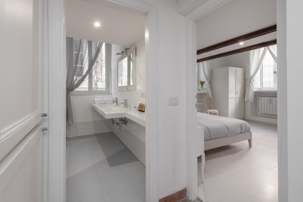 Antique-modern Flat By Navona Square Roma