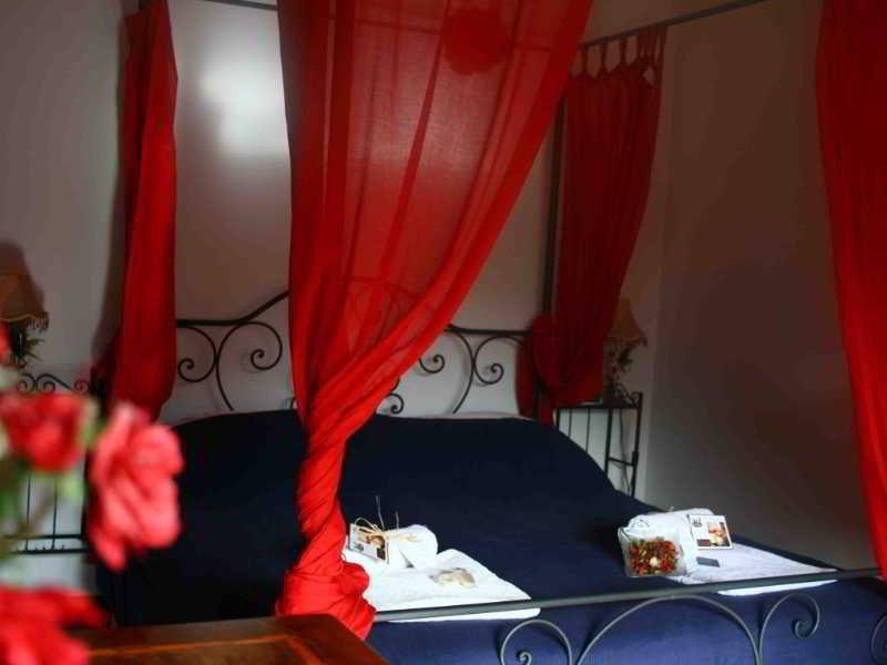 Le Fate Bed & Breakfast 2*