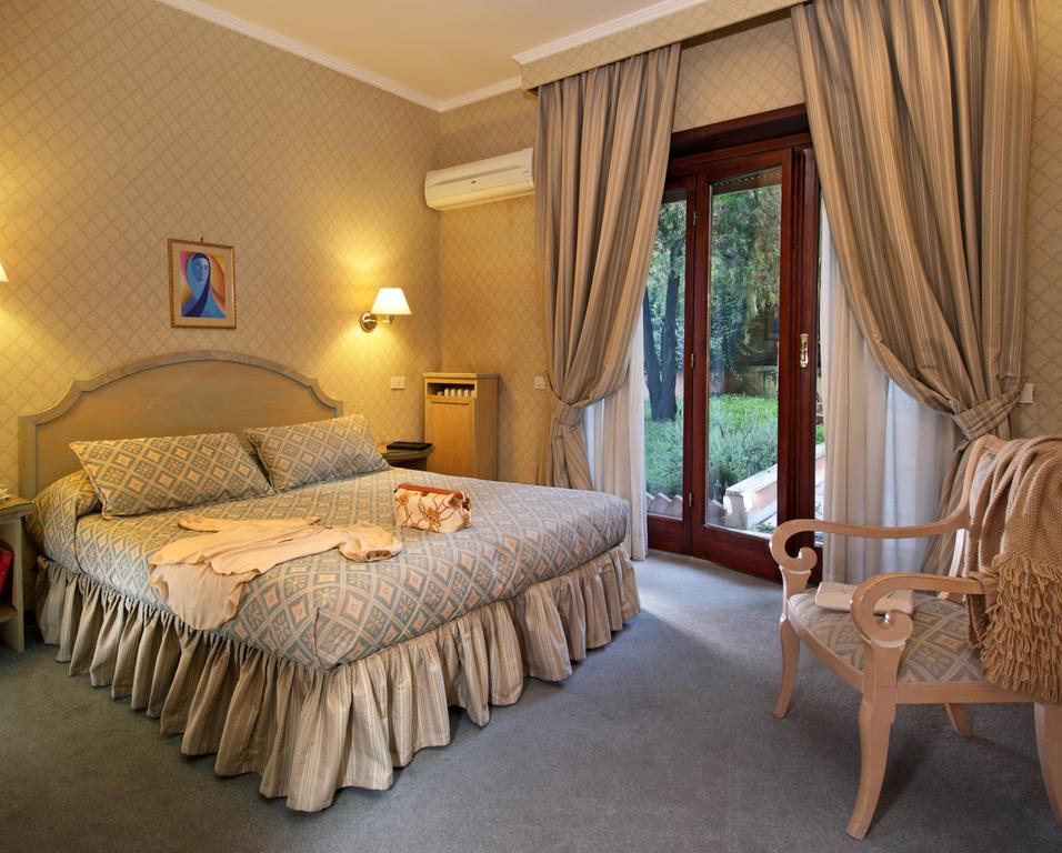 Hotel Aurelia San Pietro 4*