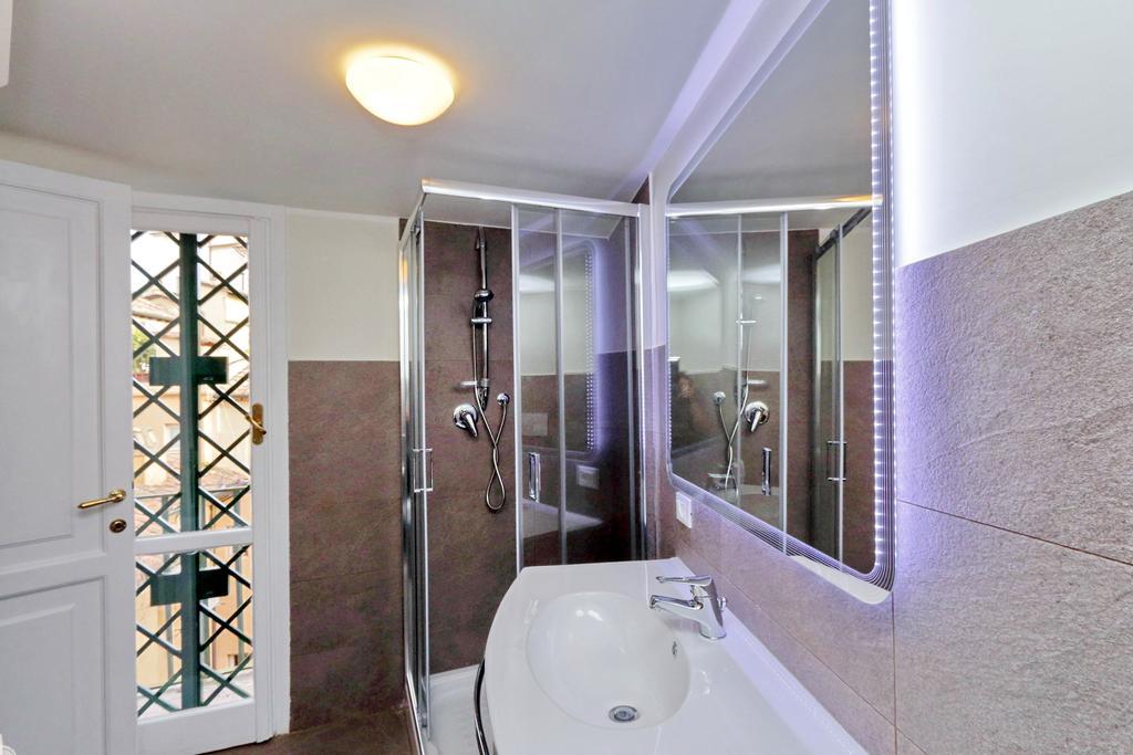 Trevi Vicolo Scanderbeg Apartment Rome