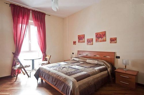 Stasera A Casa Da M.e. Rome
