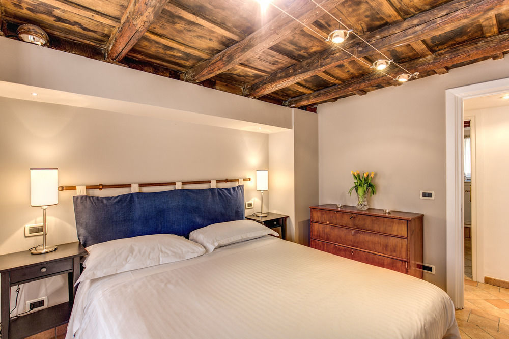 Hotel Your