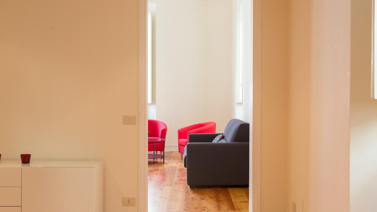 Santa Chiara Apartment *