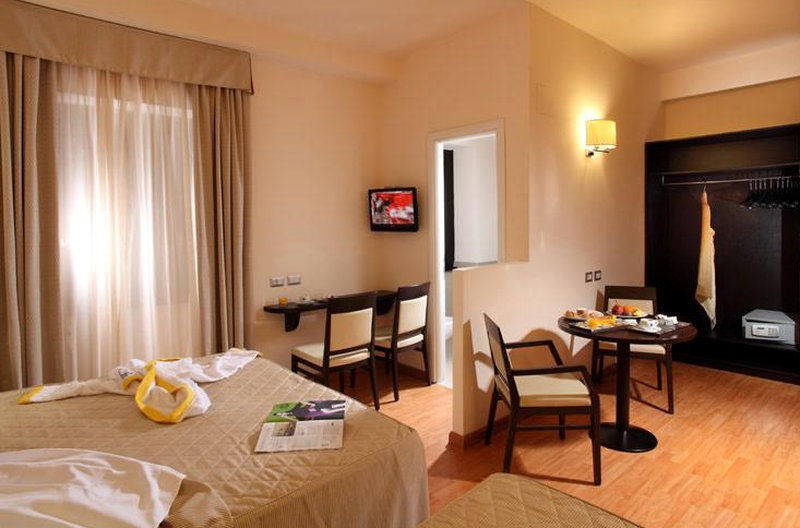 Regal Park Hotel