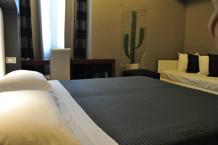 Metropolis - Di Charme 4* Rome