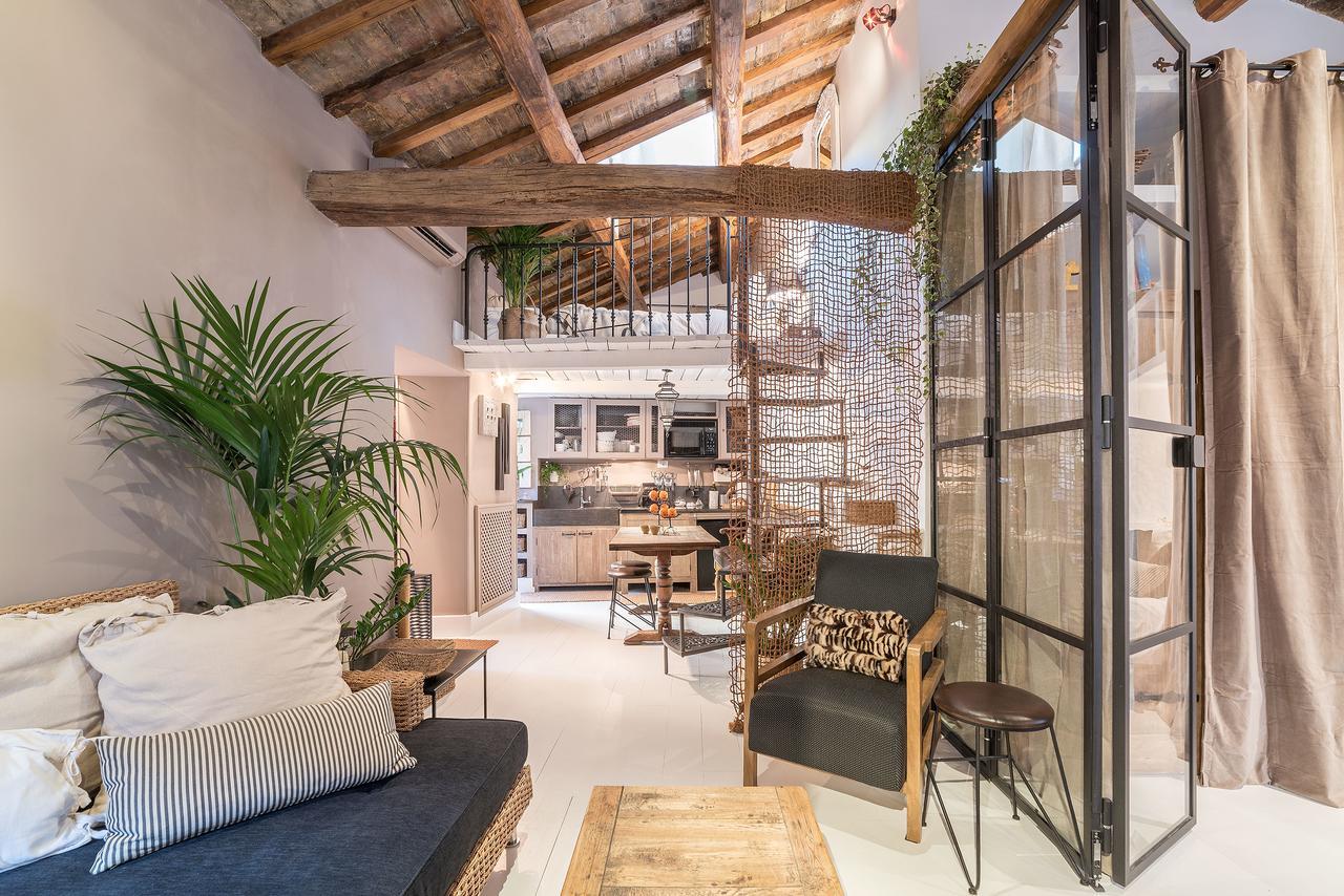 Loft&terrace - Elevated Elegance At Navona Apartment