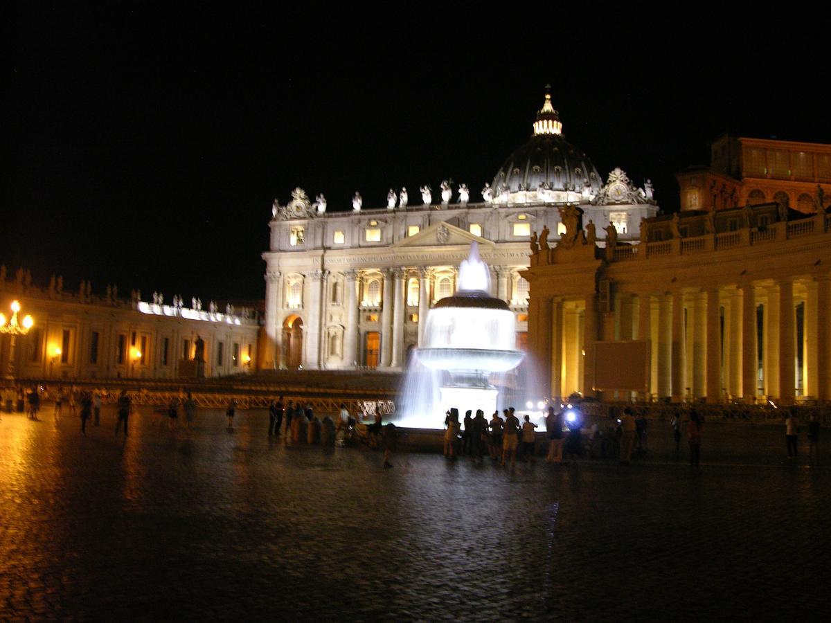 Lilli Vatican White Domus * Rome