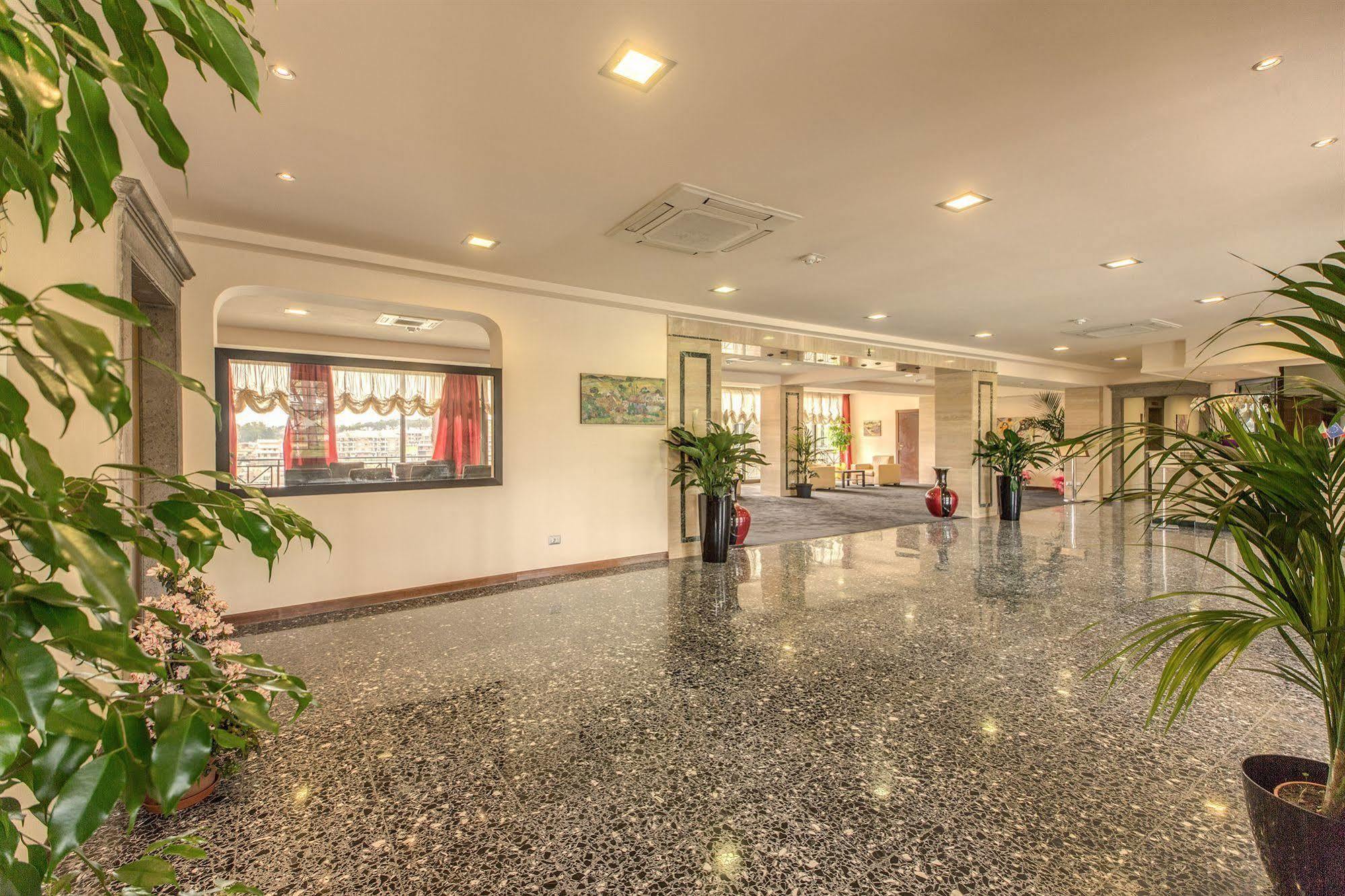 Regal Park Hotel
