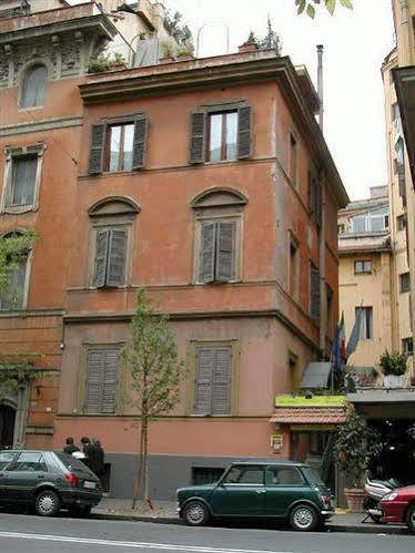 A San Pietro Bed Rome