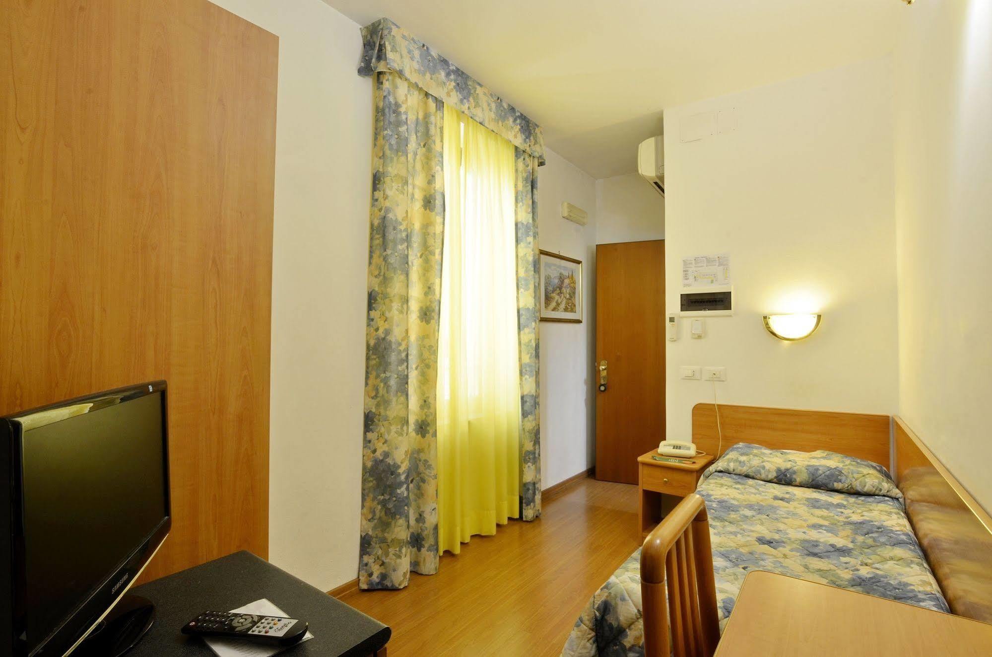 Hotel Tirreno