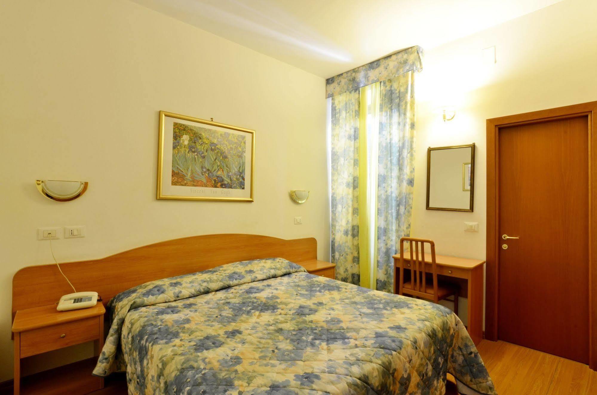 Hotel Tirreno