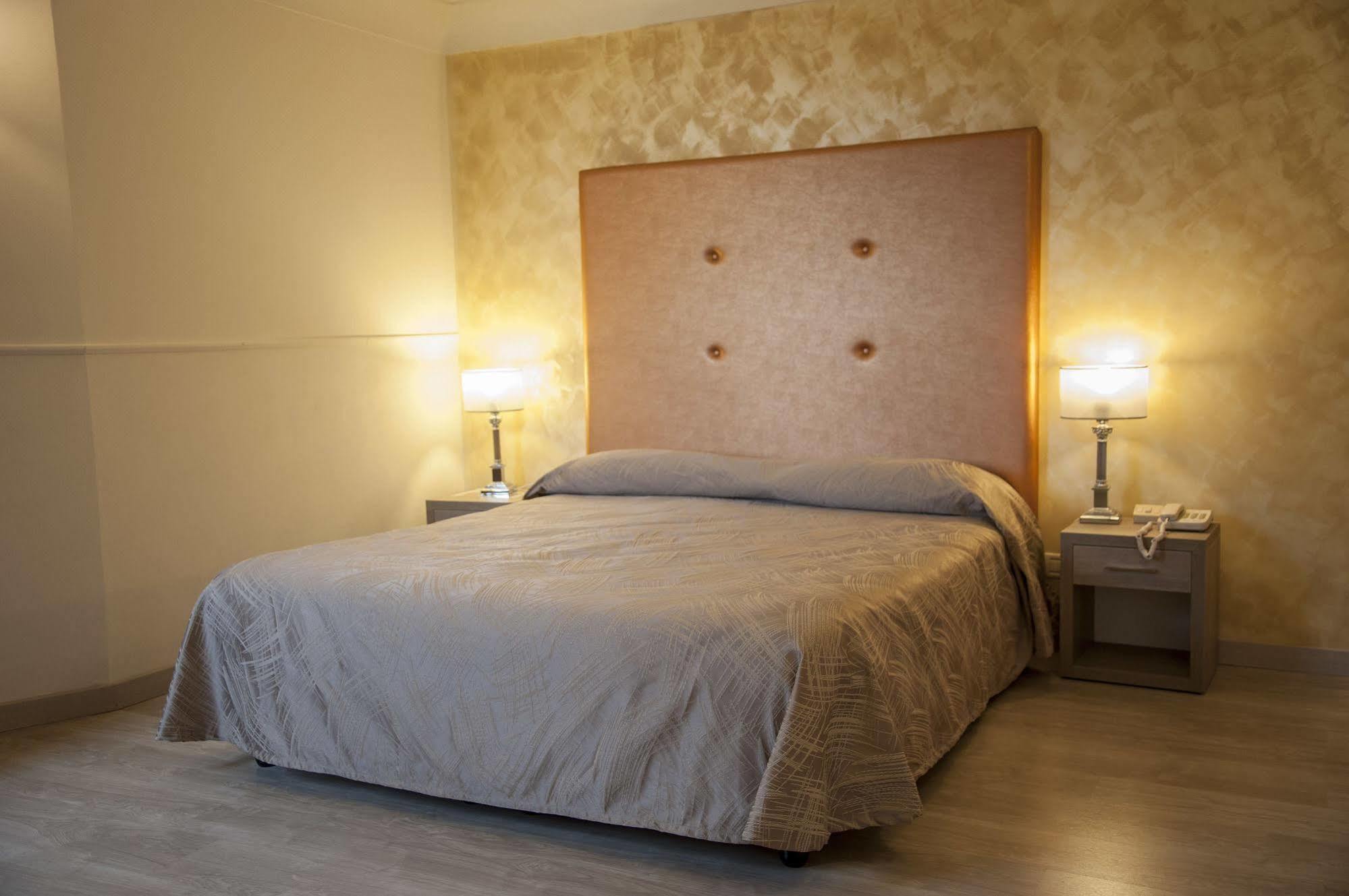 Delle Province 4* Roma