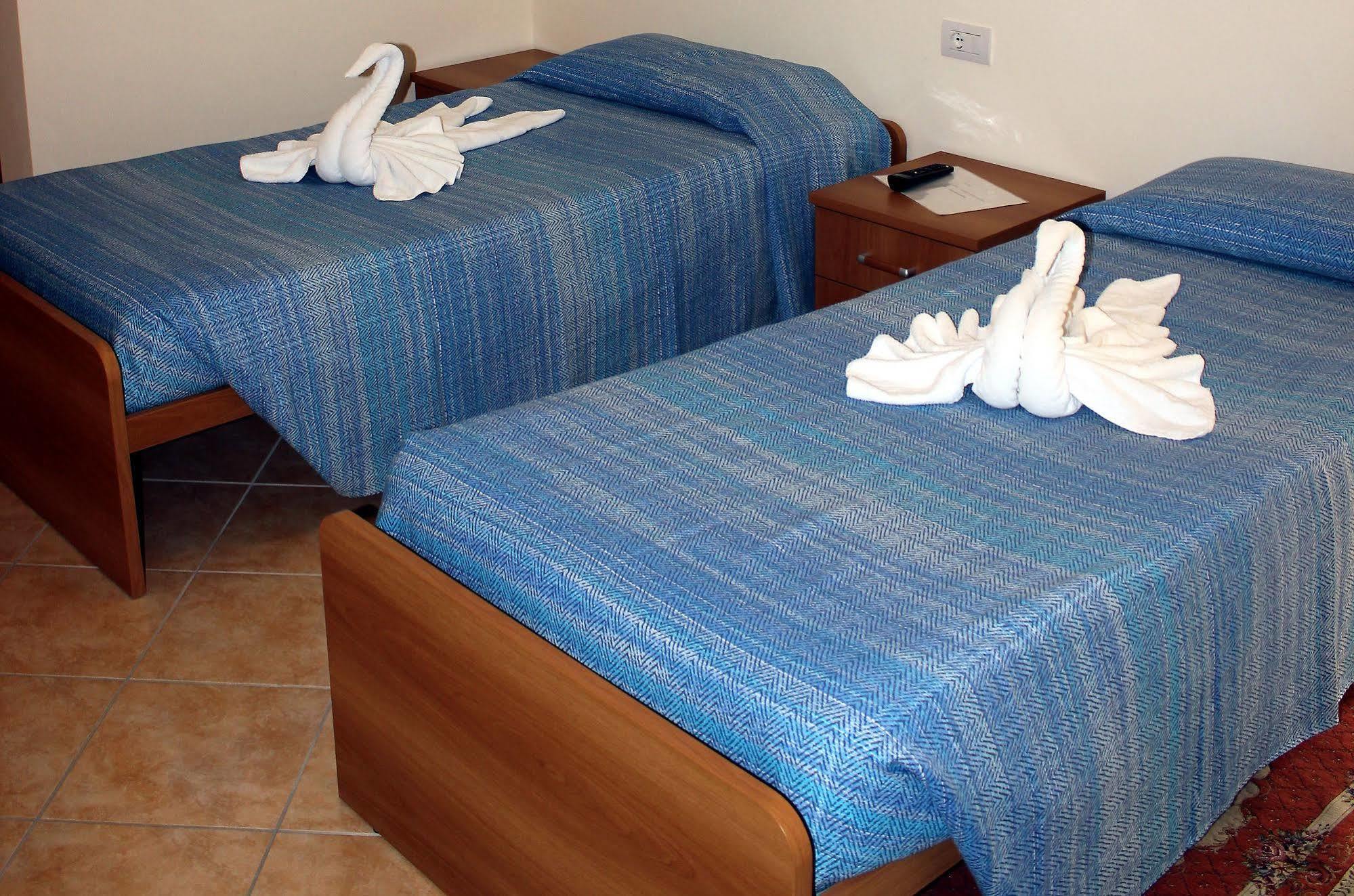Guest house Casa Per Ferie Beato Rosaz 3*