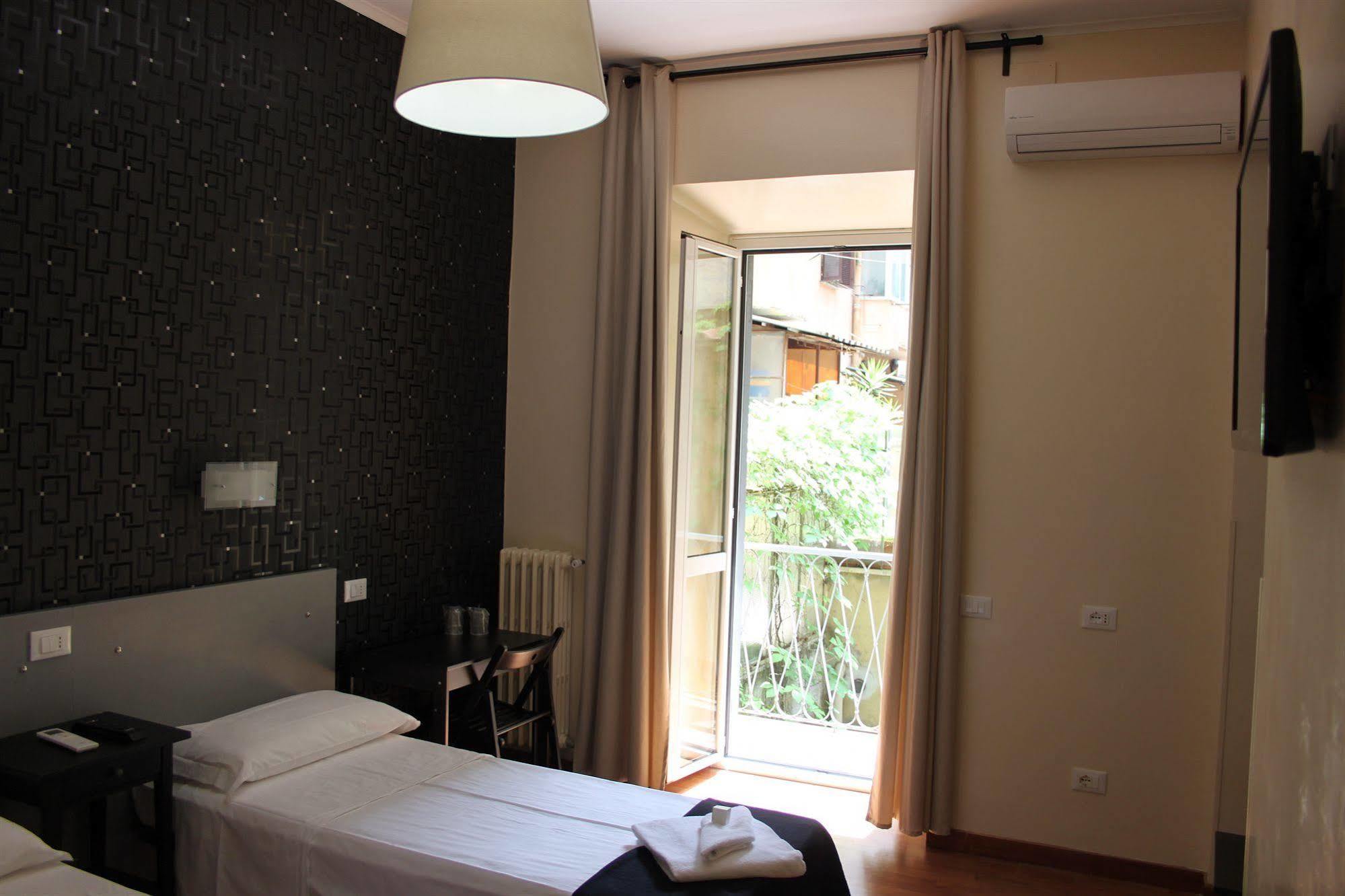 The Place In 2* Roma
