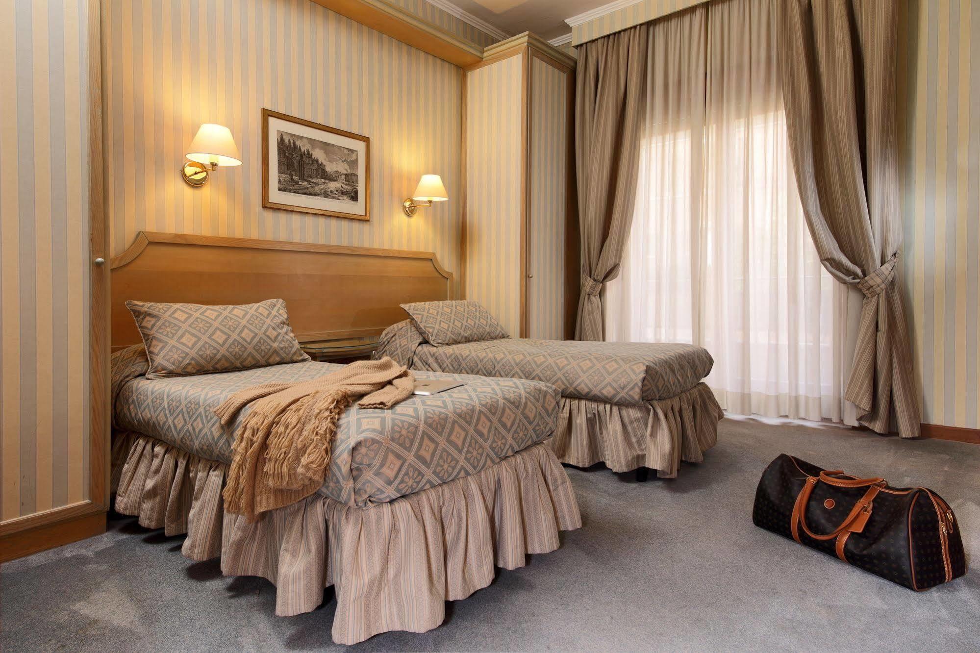 Hotel Aurelia San Pietro 4*