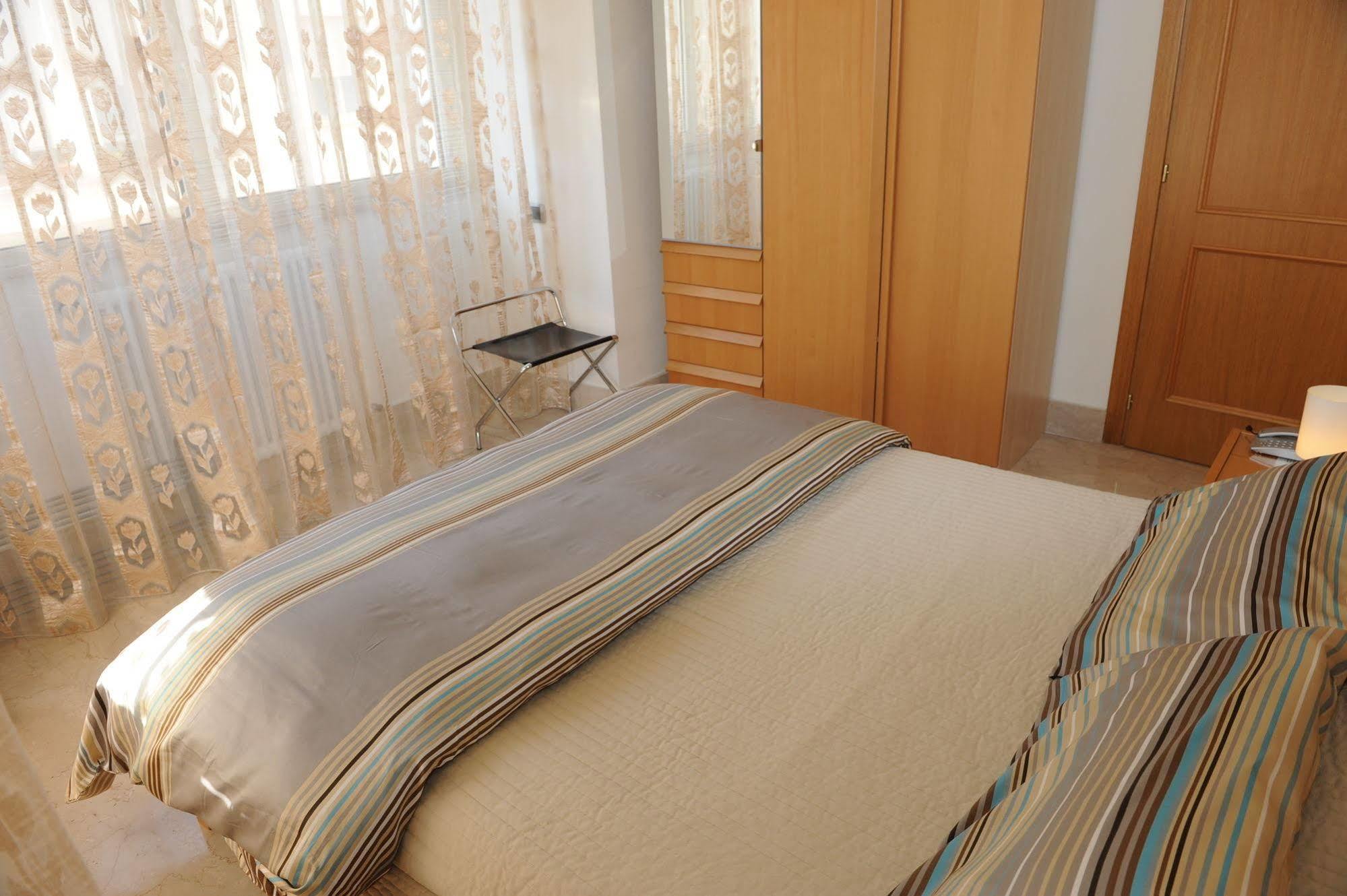 Aparthotel Lux