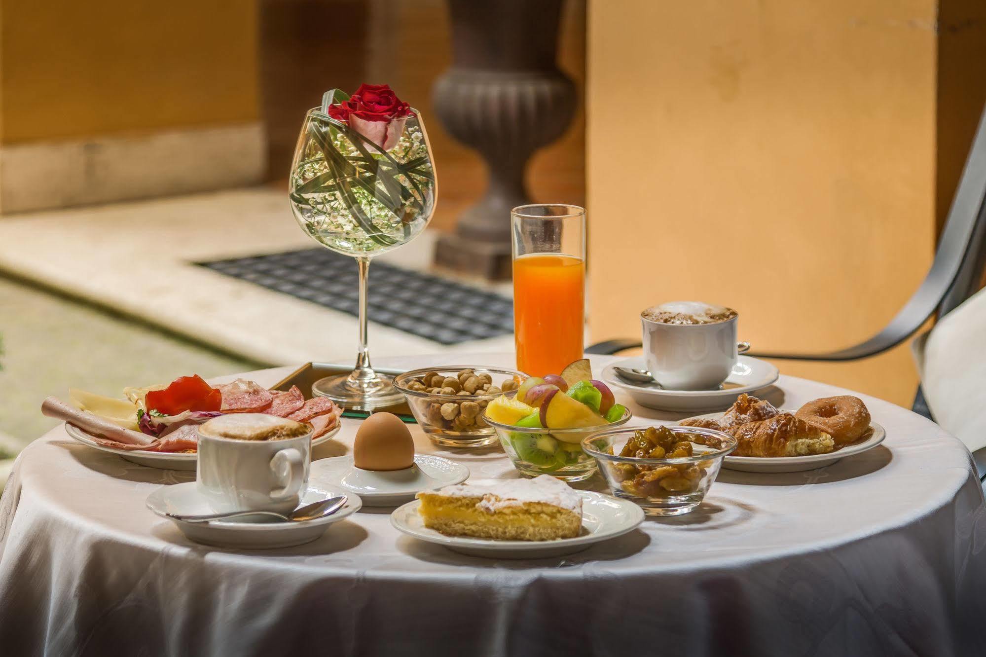 Palazzo Cardinal Cesi Hotel Roma