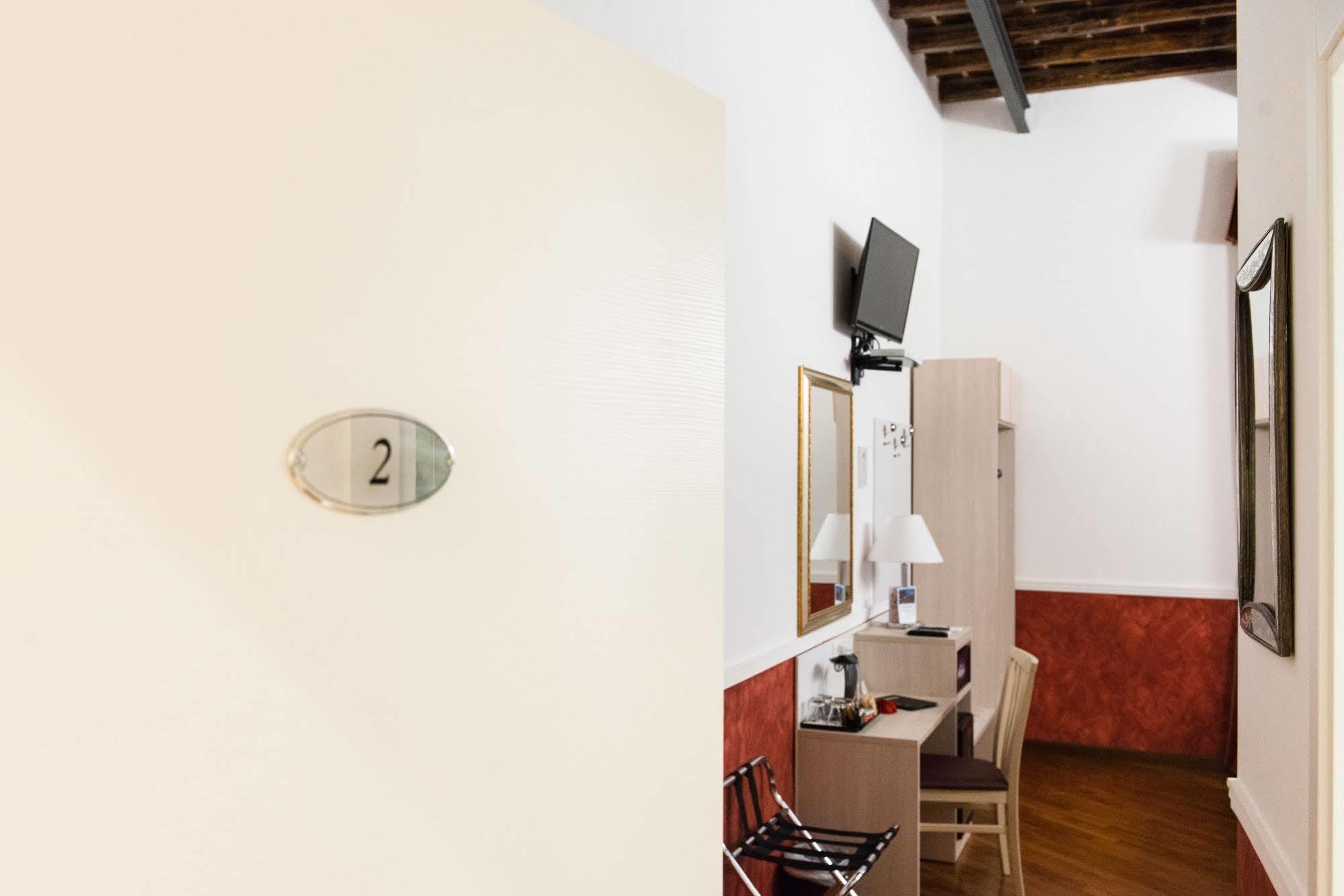 Couette-café Domus Capilupi 2*
