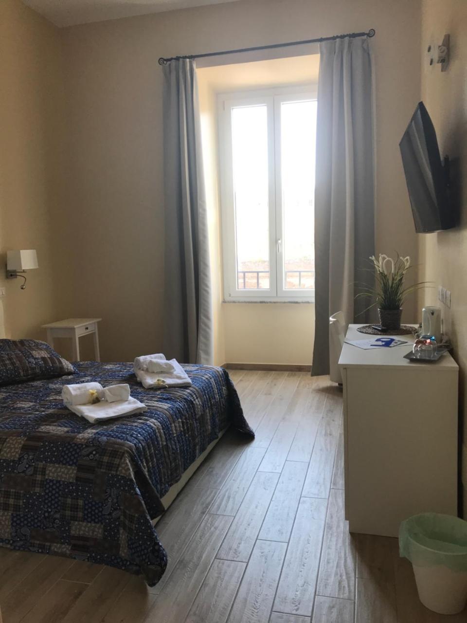 Serventi Longhi Affittacamere 2*