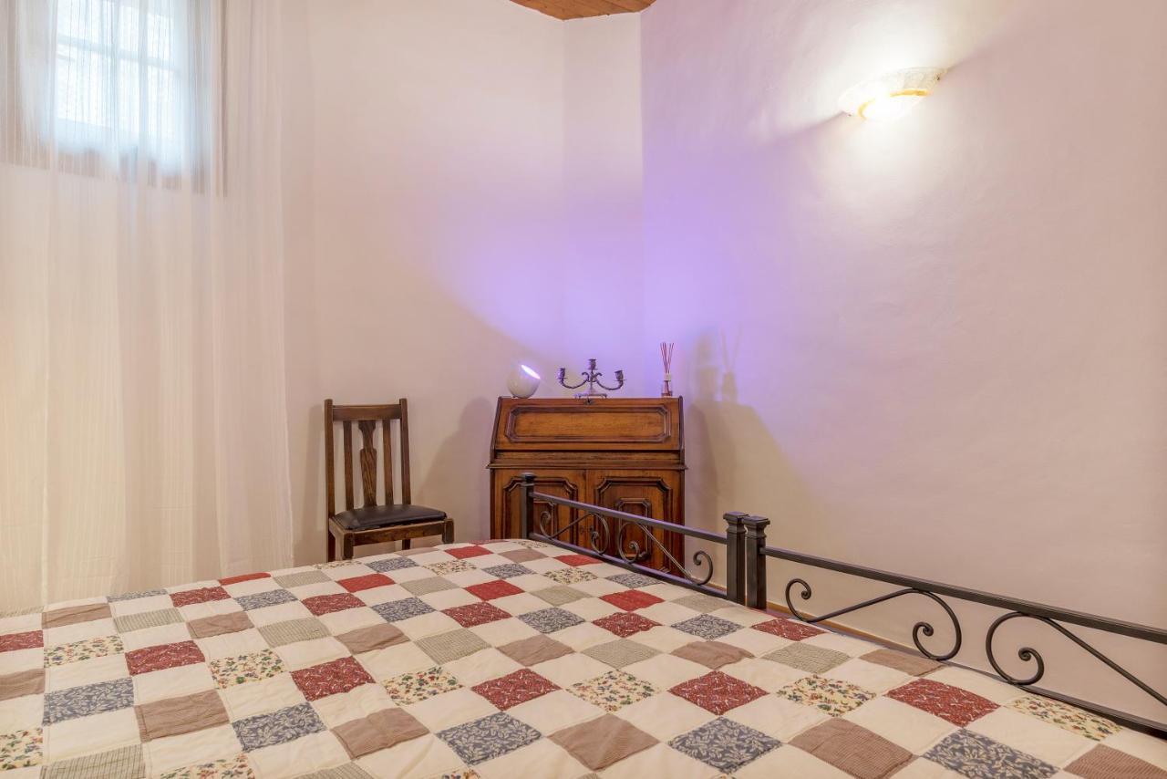 Borghese Roomy Flat