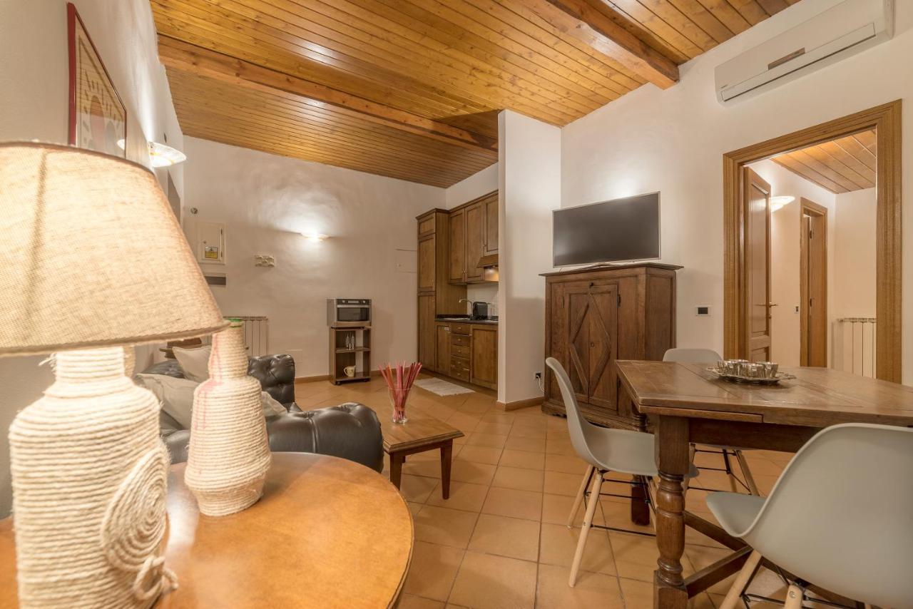 Borghese Roomy Flat Appartement Rome