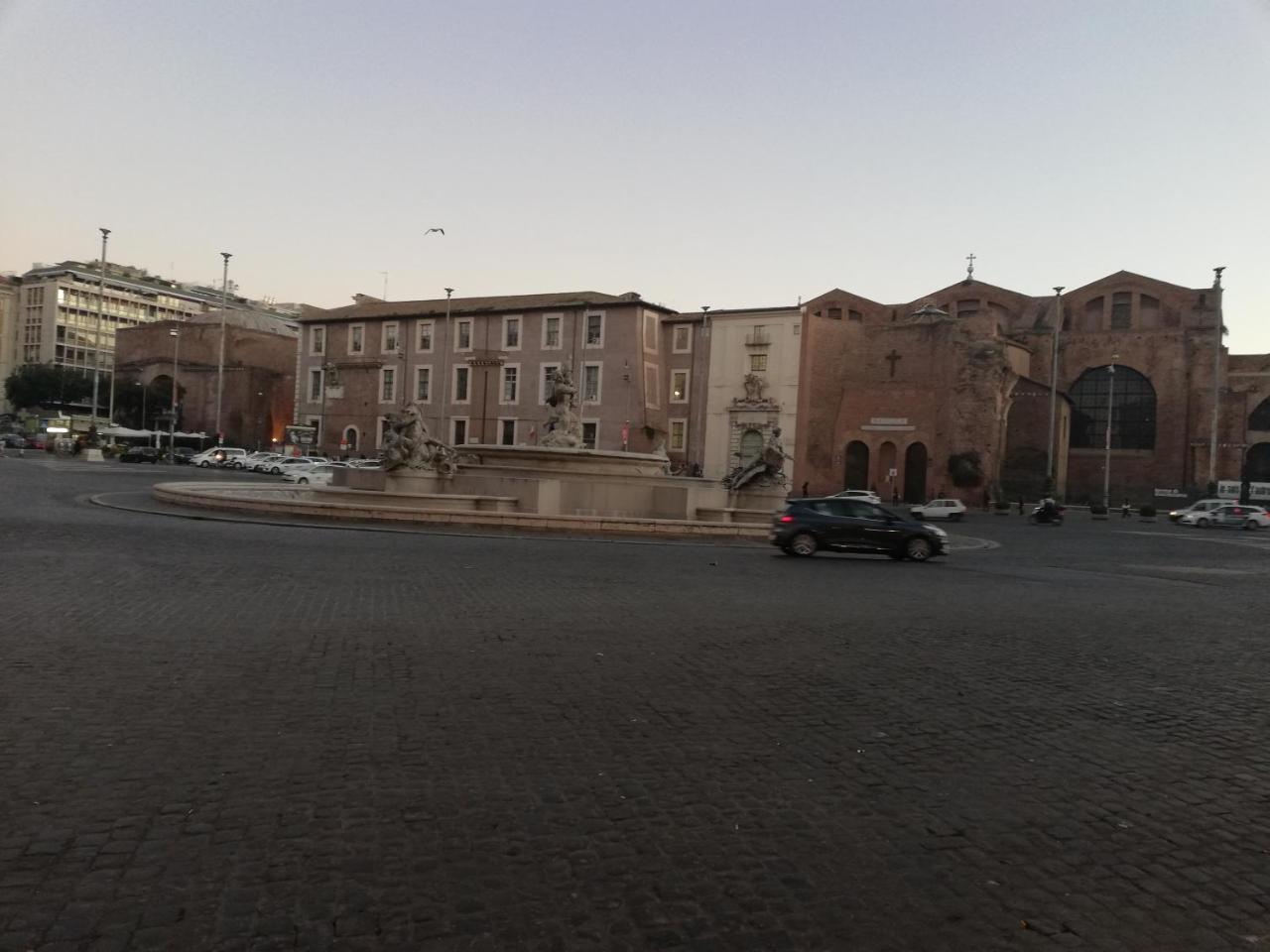Garden's Elide Rome
