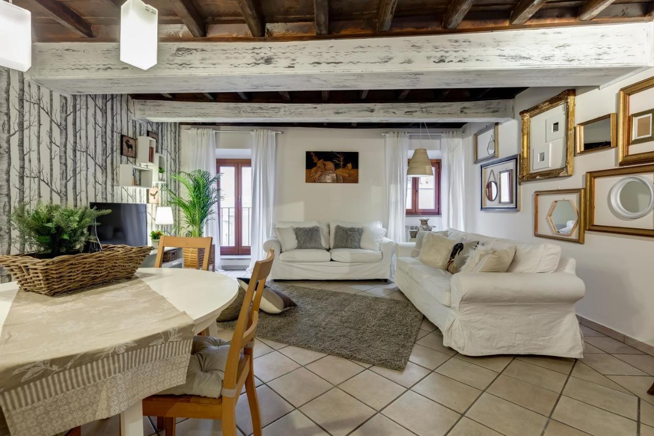 Trevi Fountain Apartment