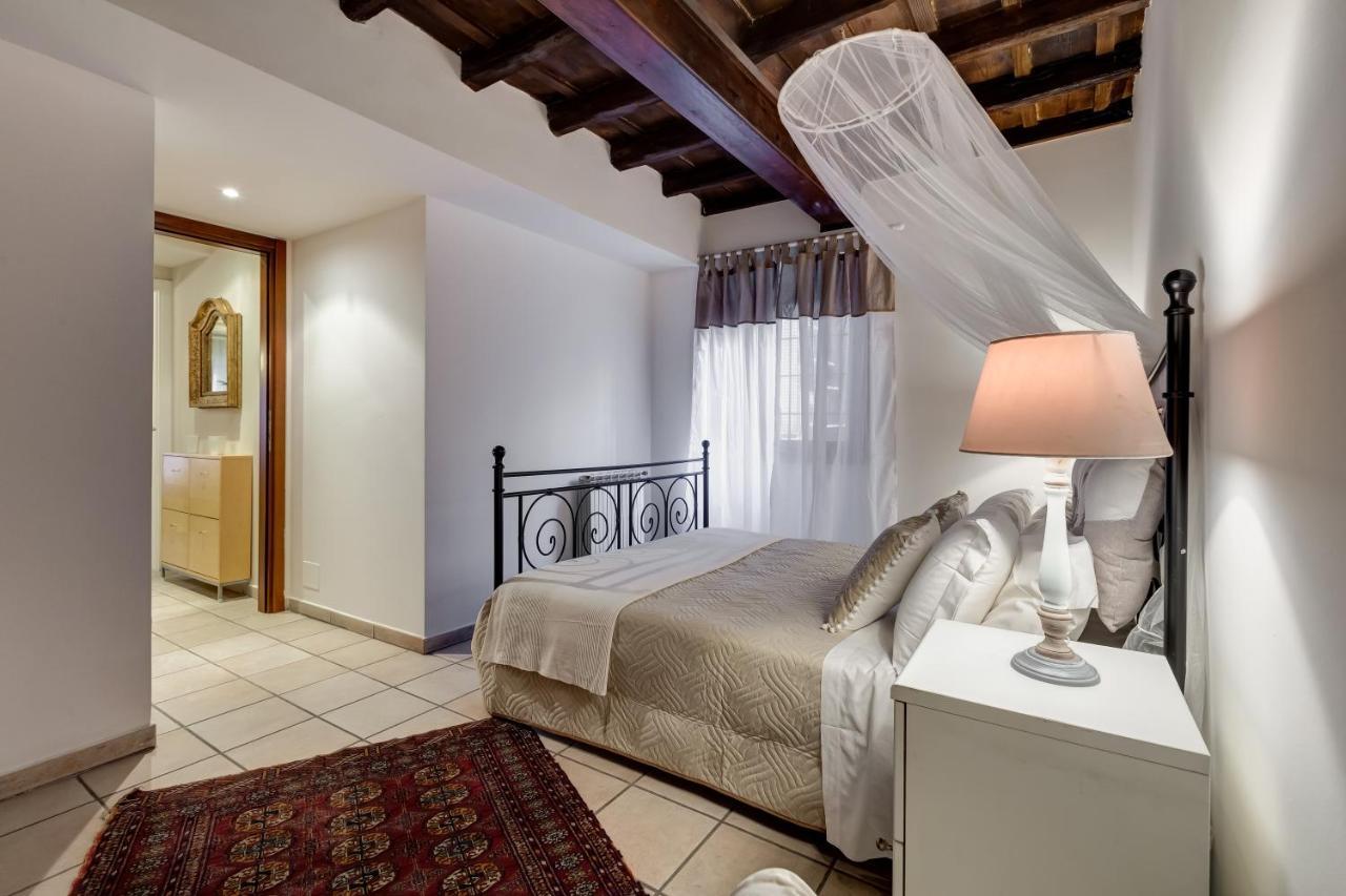 Trevi Fountain Apartment *