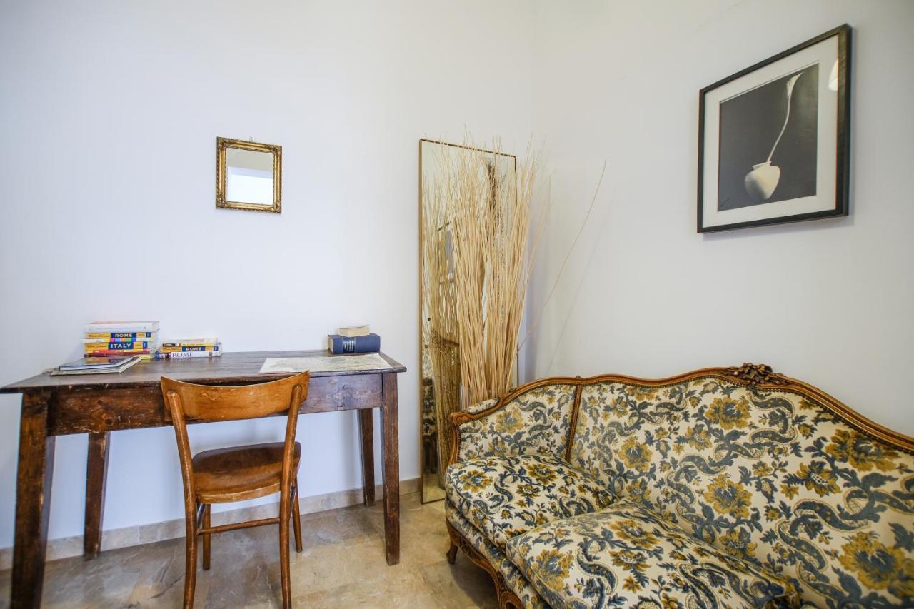 Appartement Spacious With Big Terrace At Colosseum *