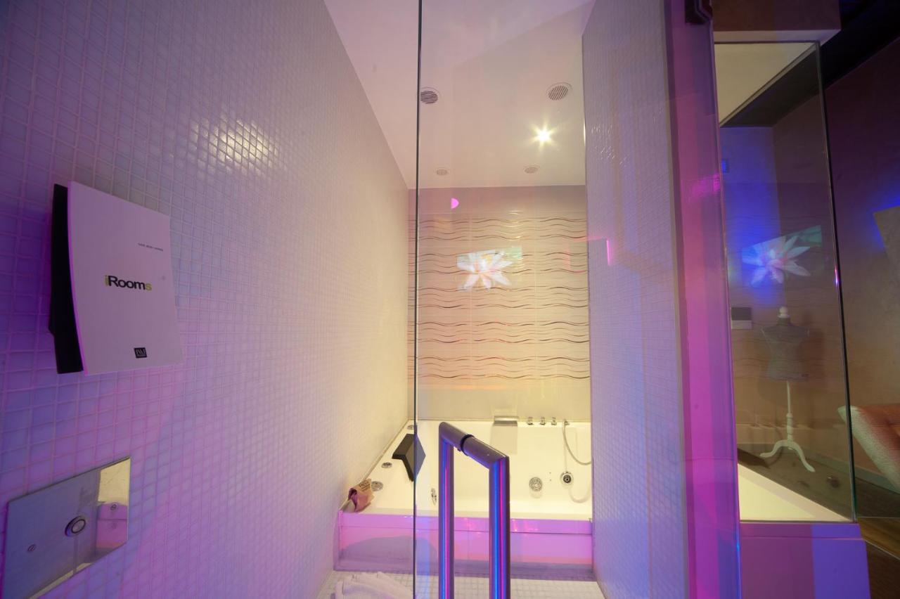 Irooms Jacuzzi Casa de hóspedes