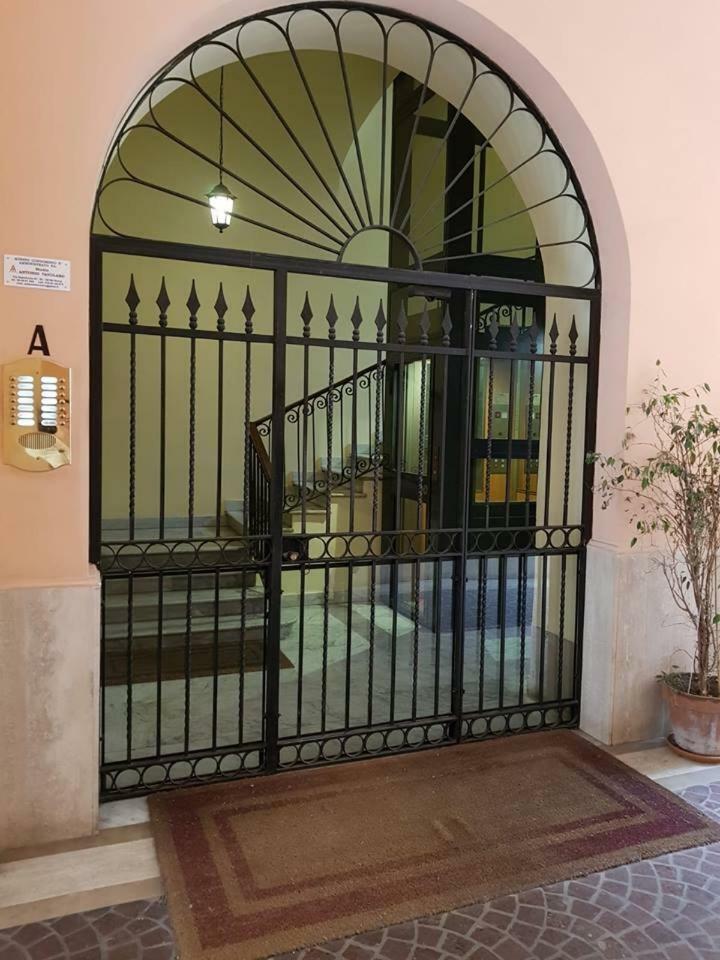 Privato Simone Couette-café Rome