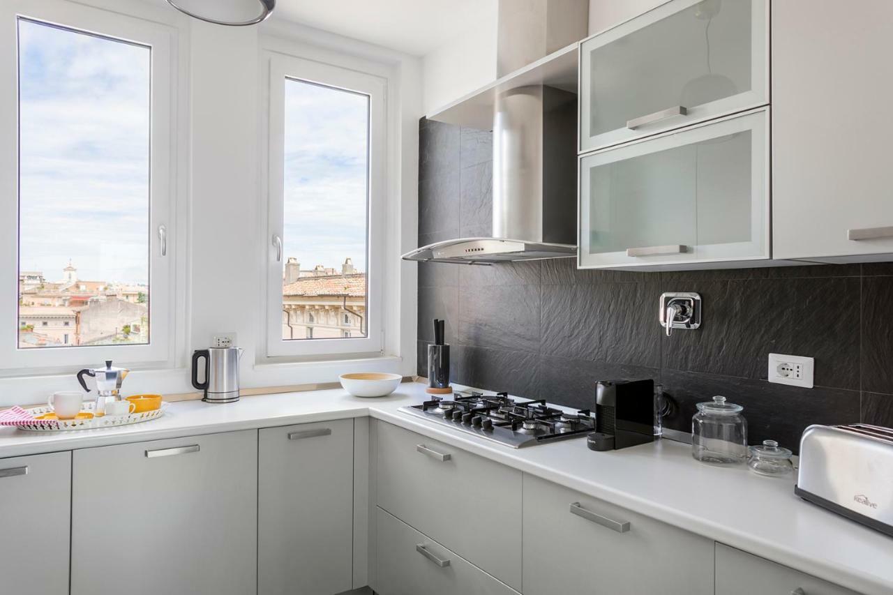 Penthouse Capitol Apartment