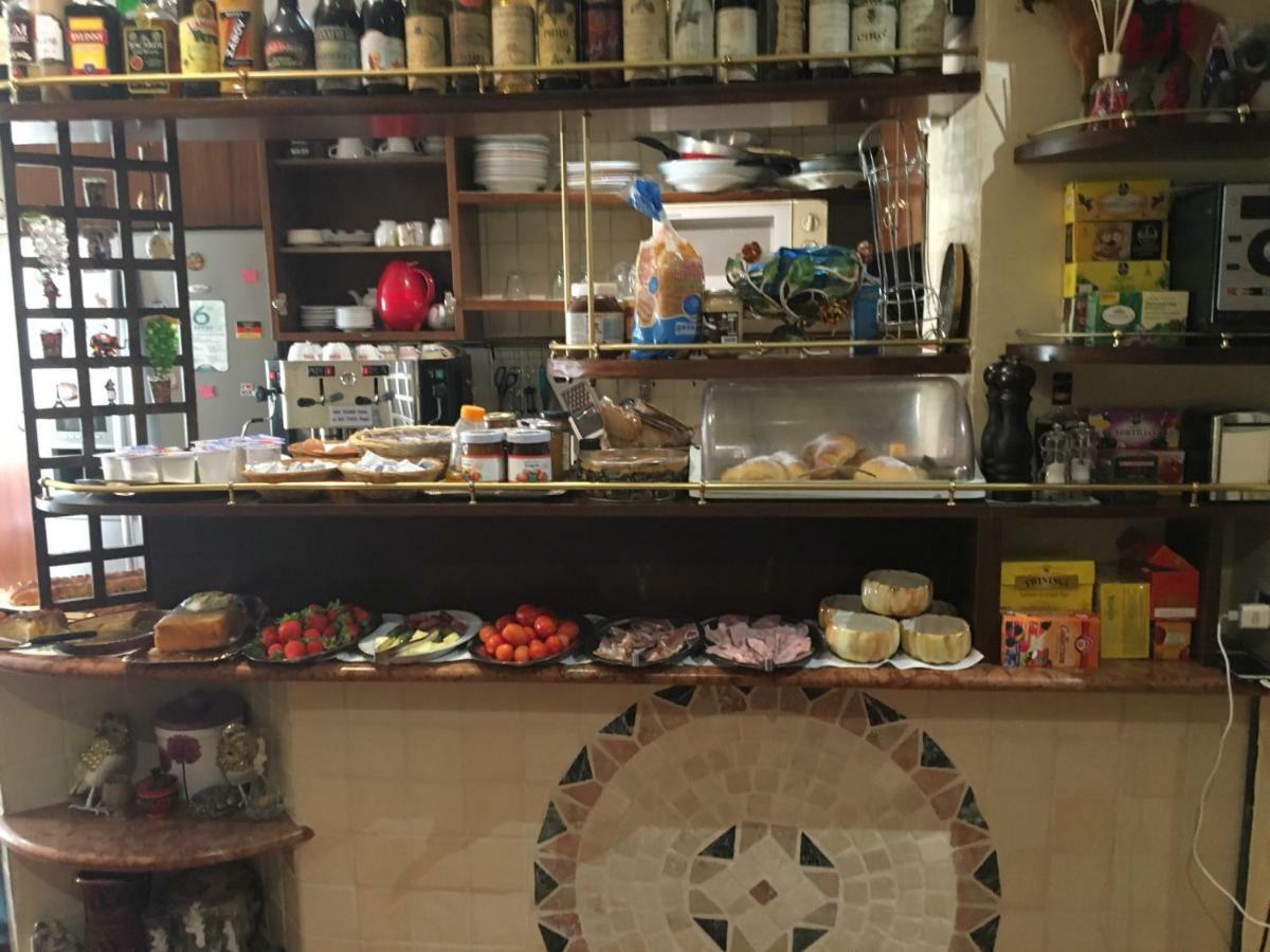 Caligola Acomodação com café da manhã 