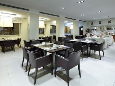 Saint John 4*