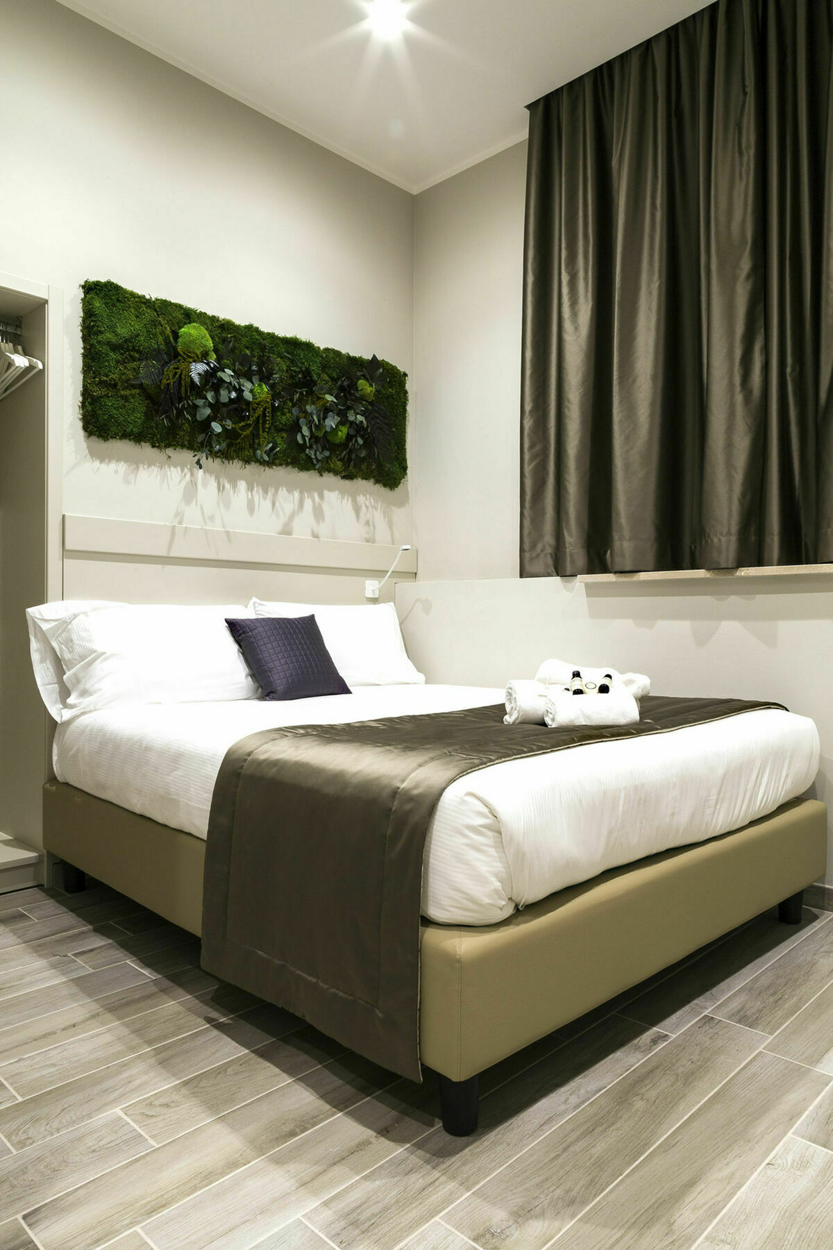 Aeterno Eco Rome
