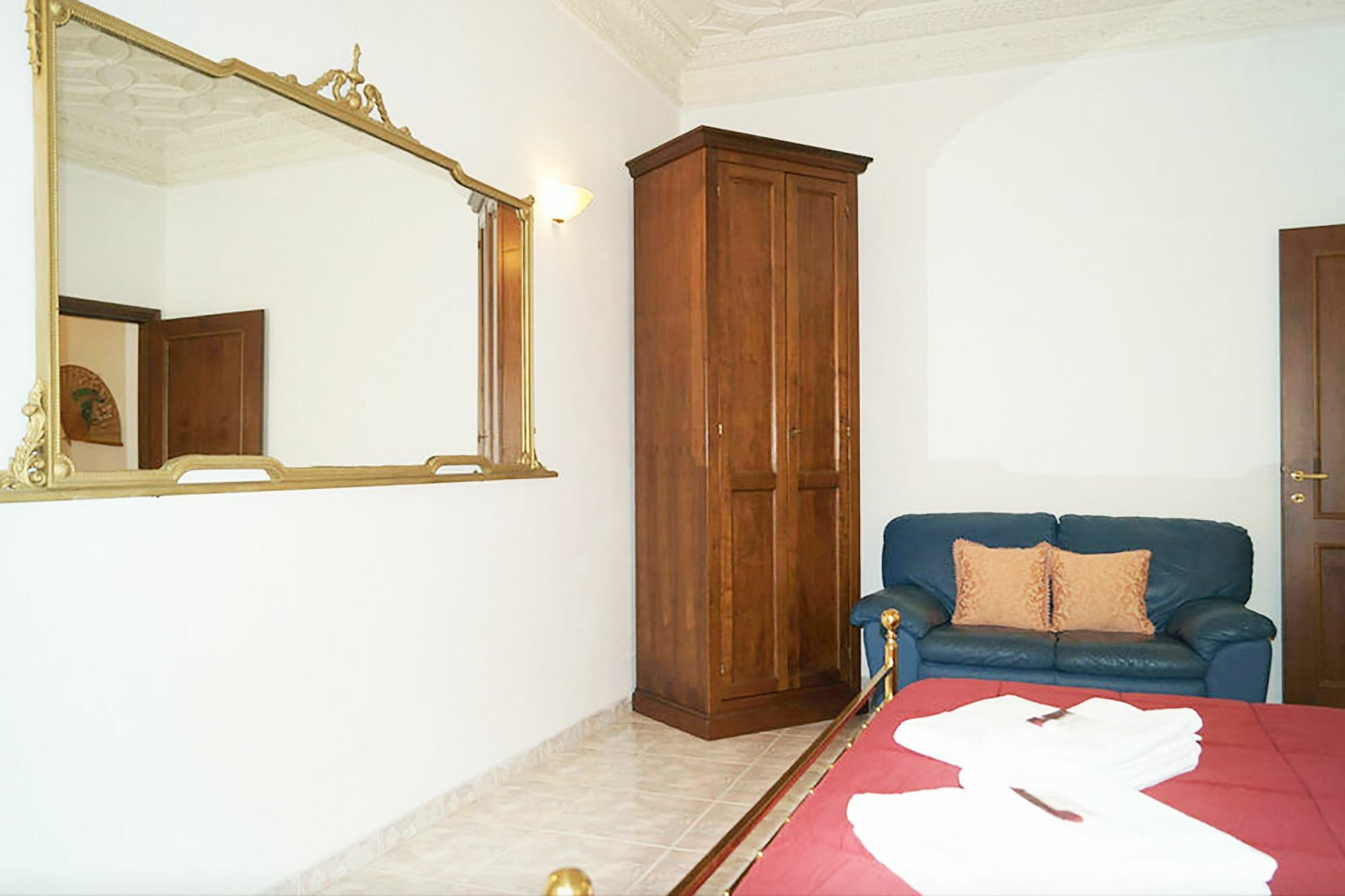 Caterina One O One - Embassy * Roma
