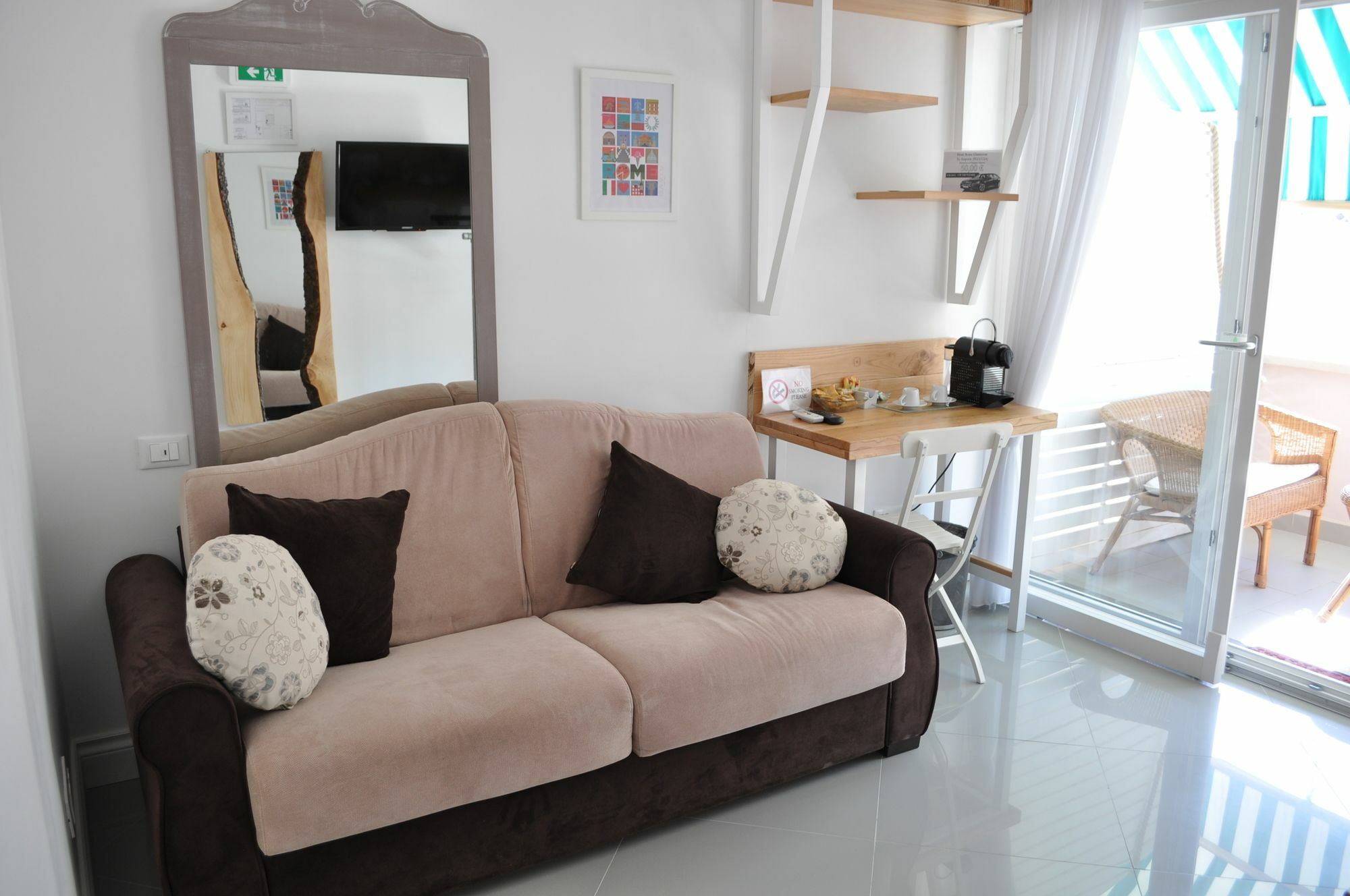 Glamroom Luxury Terrace