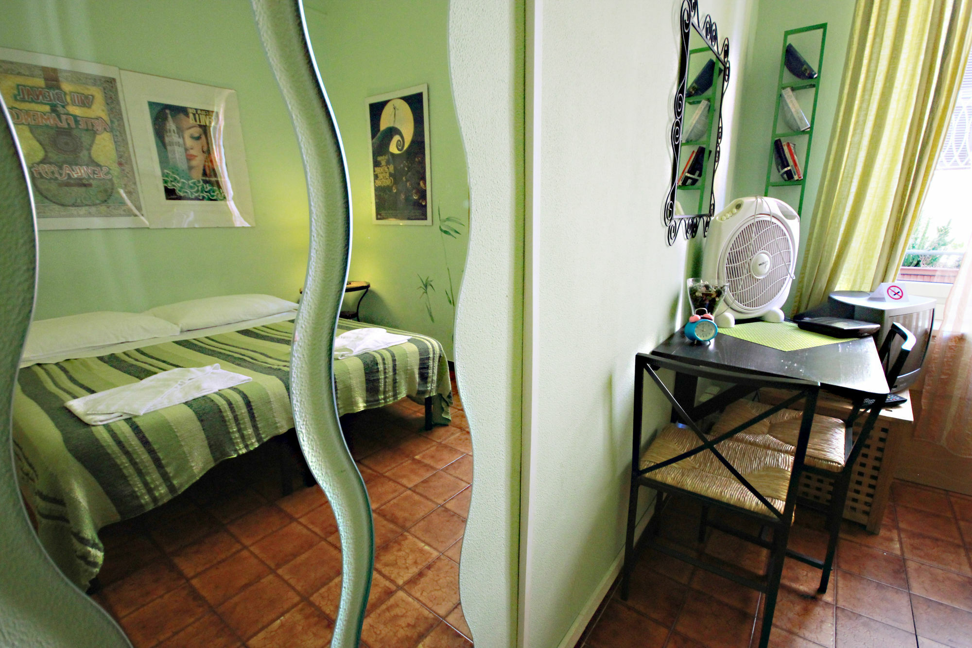 Guest house Sixbeds 2*