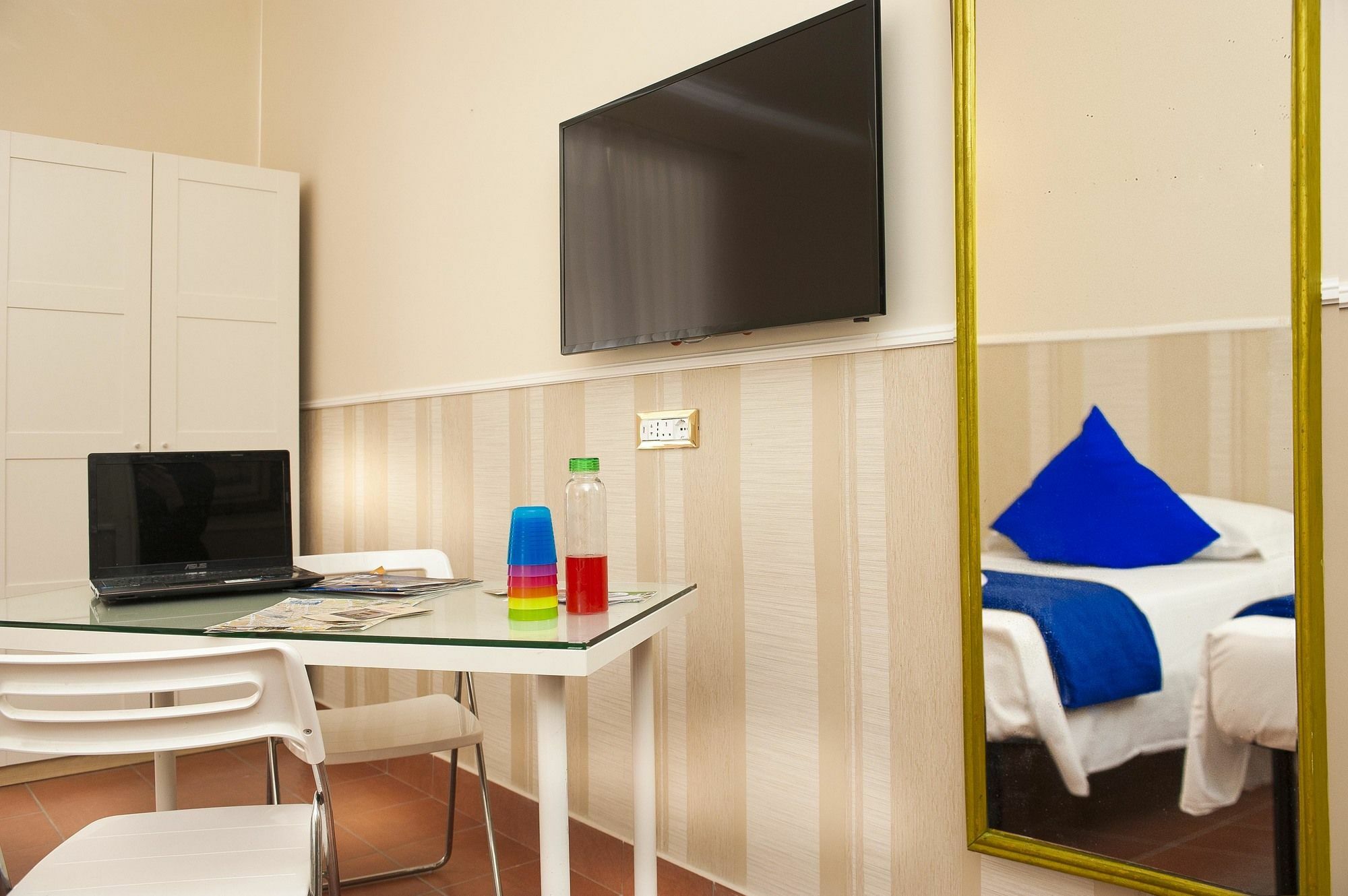 Budget Rooms Des Arts *