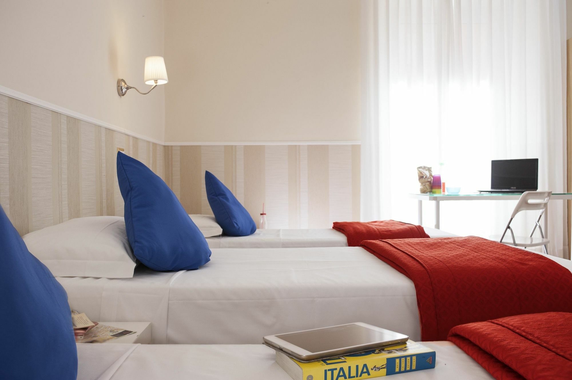 Hostel Budget Rooms Des Arts Rome