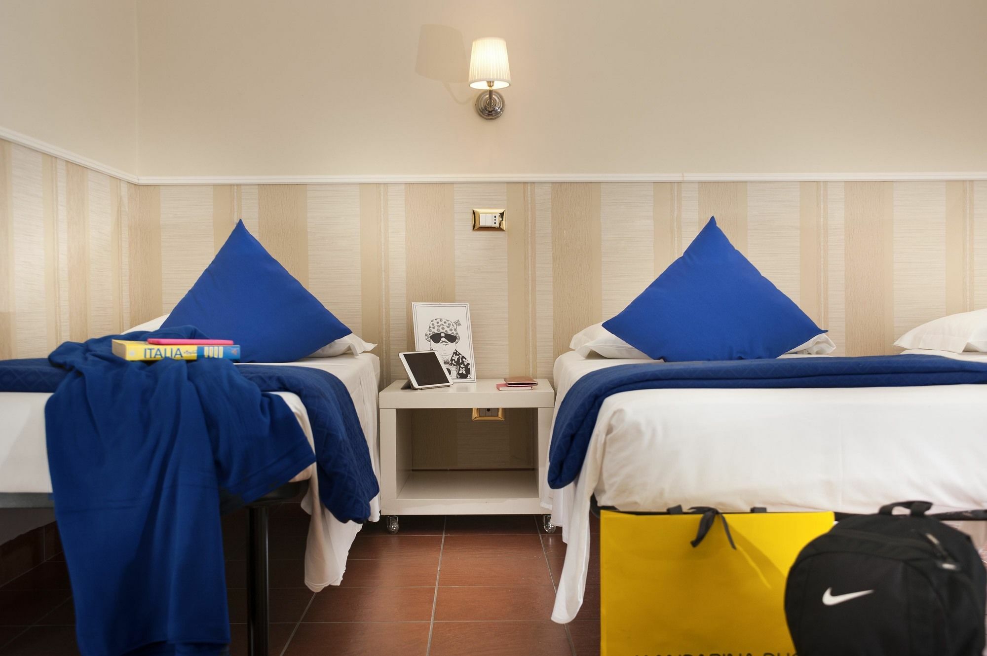 Budget Rooms Des Arts Hostel Rome