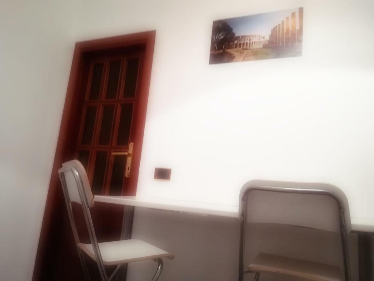 Rhome Sweet Rhome Apartment