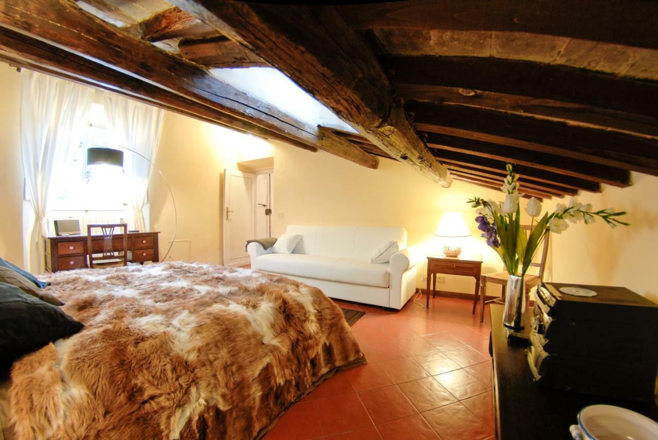 Luxury Pantheon Apartment