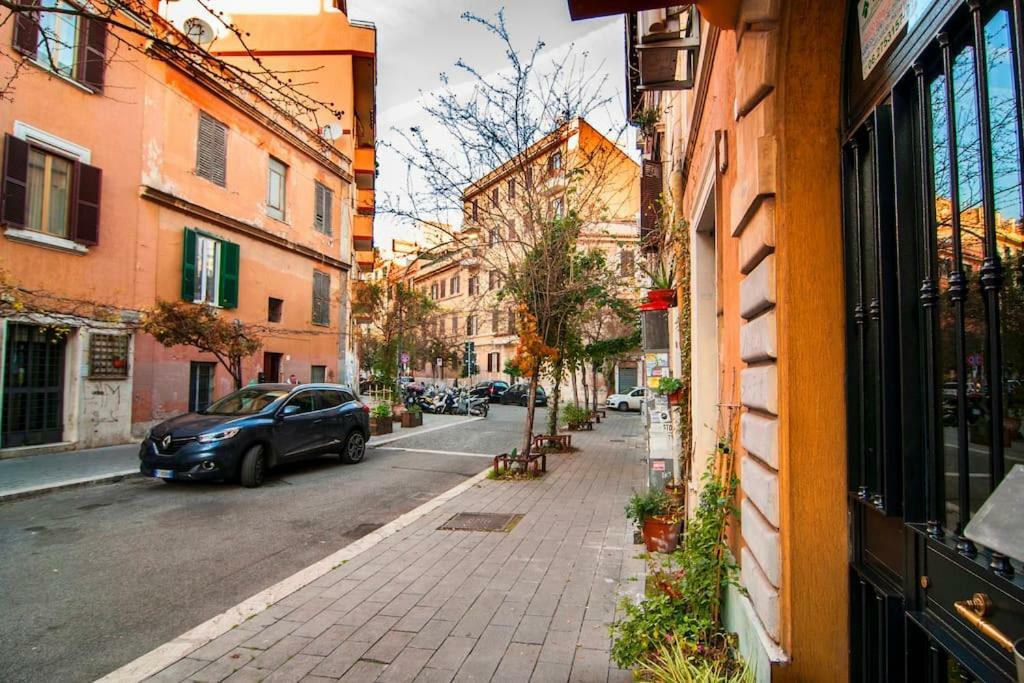 Rent * Roma