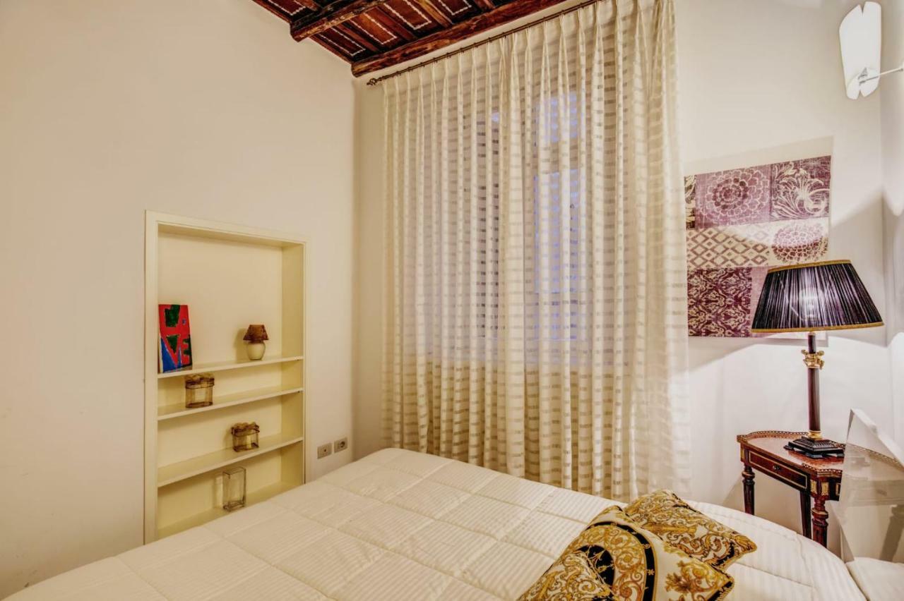 Portico D'ottavia Apartment *