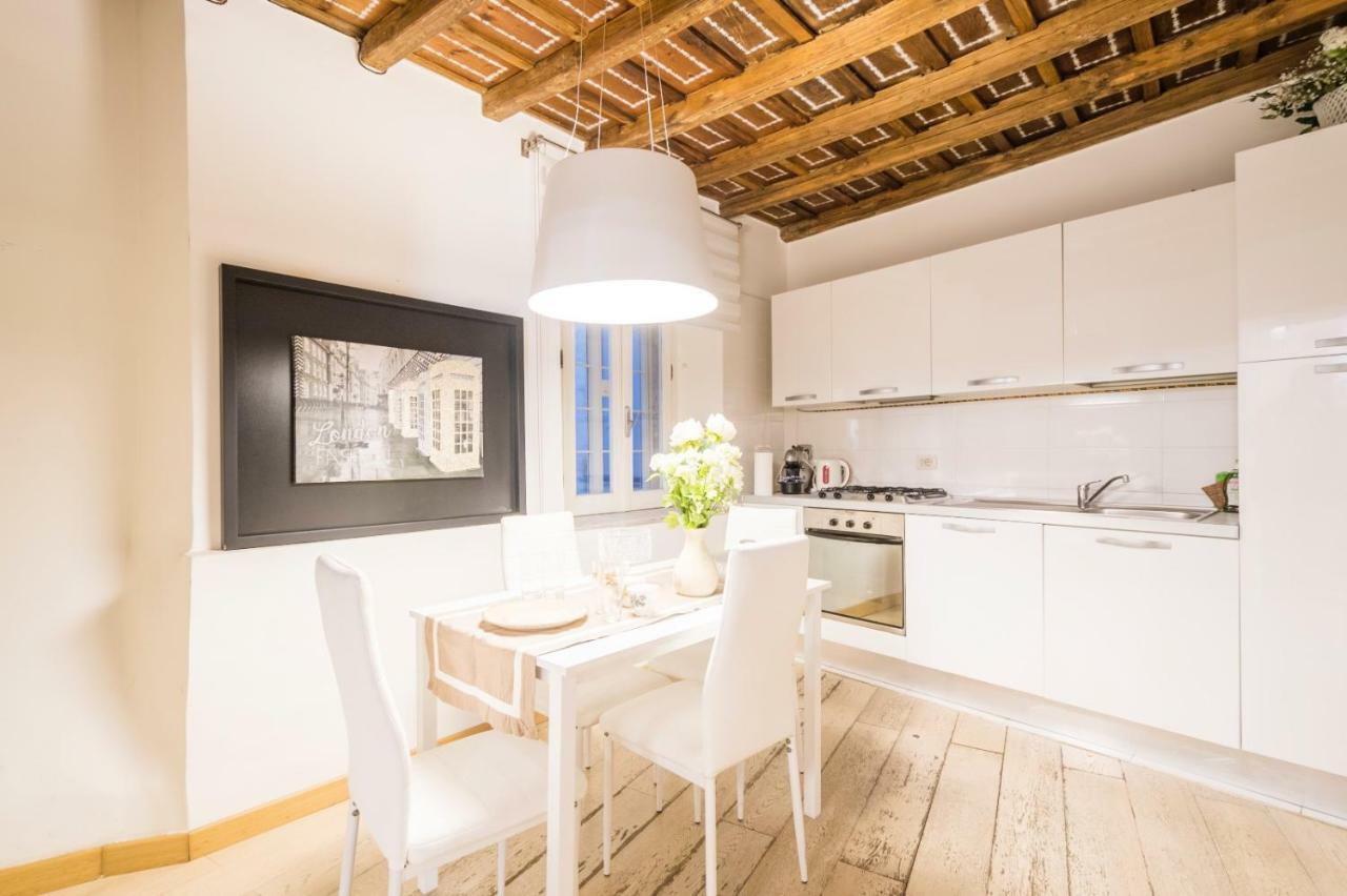 Portico D'ottavia Apartment *