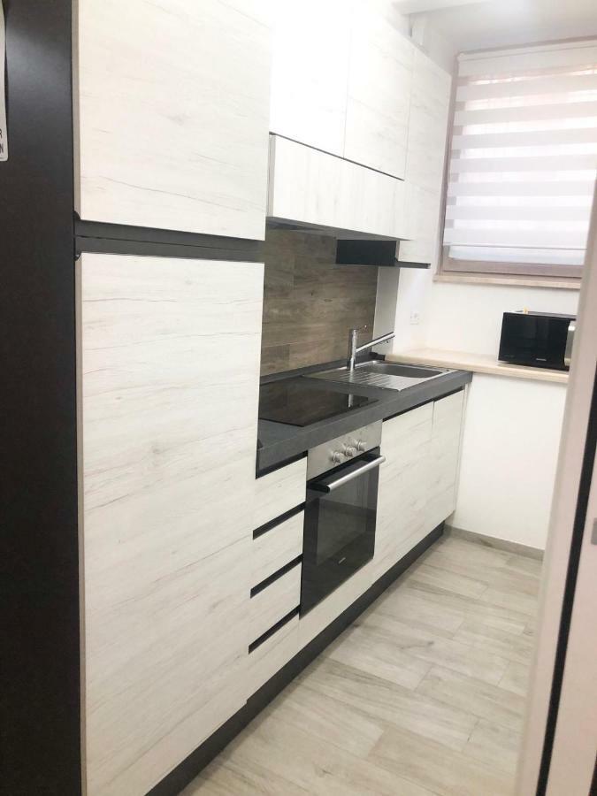 Appartamento Delizioso In Via Di Monte Roma