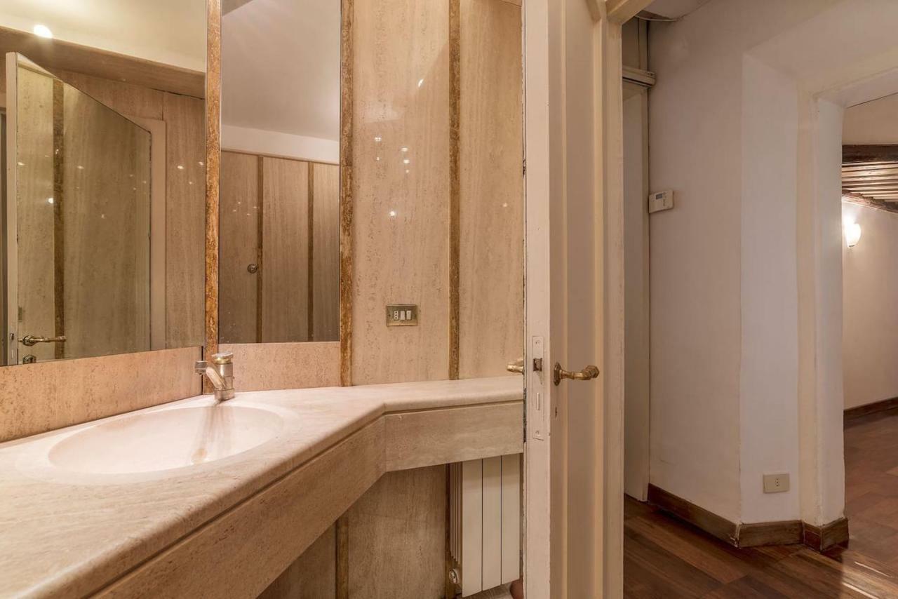 Unique Opportunity To Live In A Renaissance Palace - Ac/wi-fi Apartment *